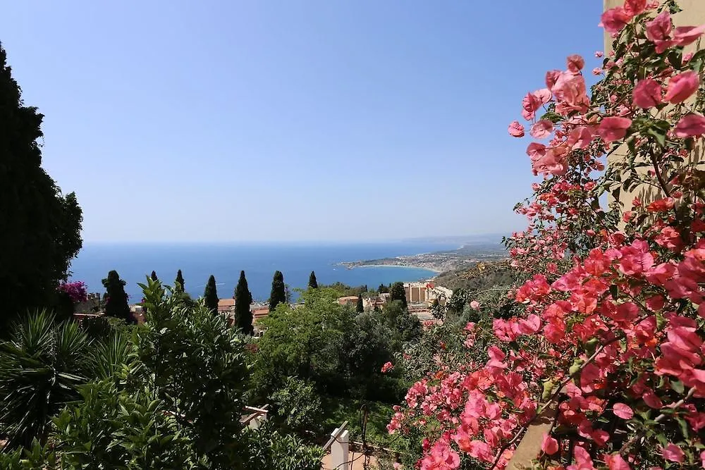 Casa Cuseni, Patrimonio Culturale Immateriale Unesco Taormina 3*,  Olaszország